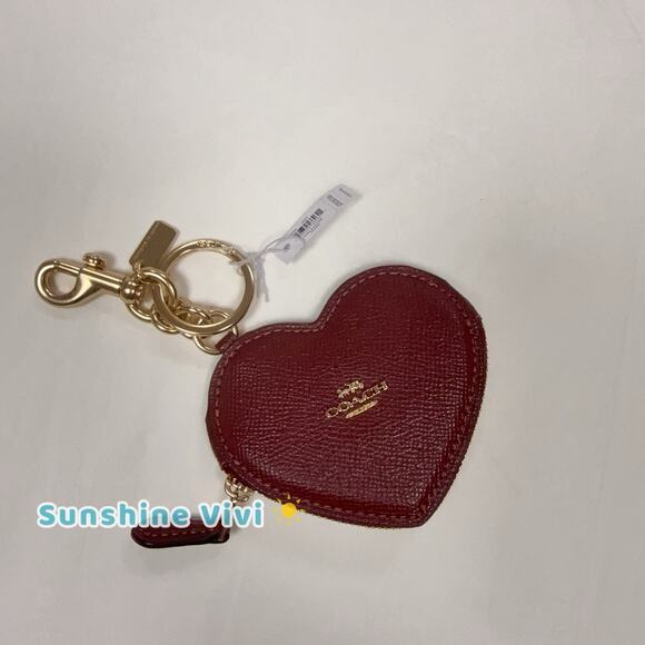 NWT Coach CP368 Heart Bag Charm IN Gold/Dark Ruby - Picture 1 of 6